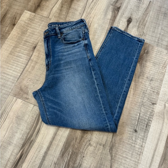 Women’s American Eagle Stretch Mom Jean - Picture 3 of 6